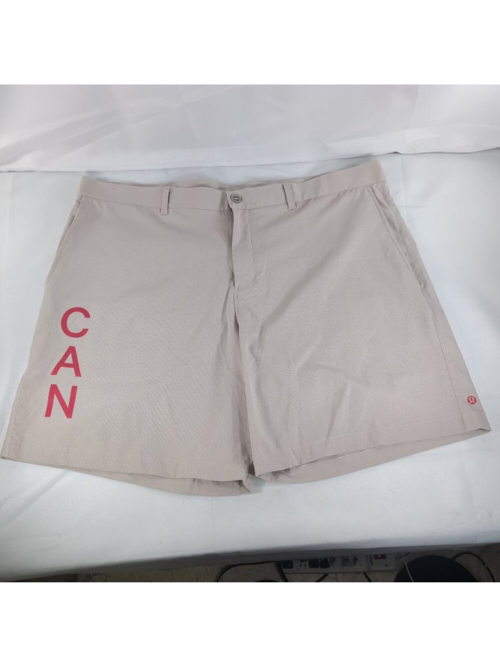 Lululemon Team Canada Limited Ed. Men 48 Unlined Classic Golf Shorts Beige Chino